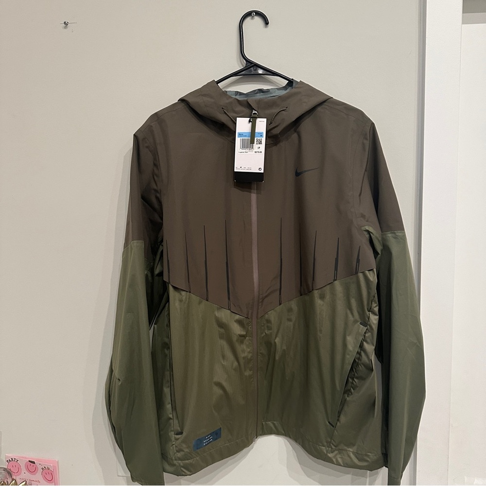 Men’s Nike Running Division Storm Fit ADV Jacket, Size Medium MSRP $275